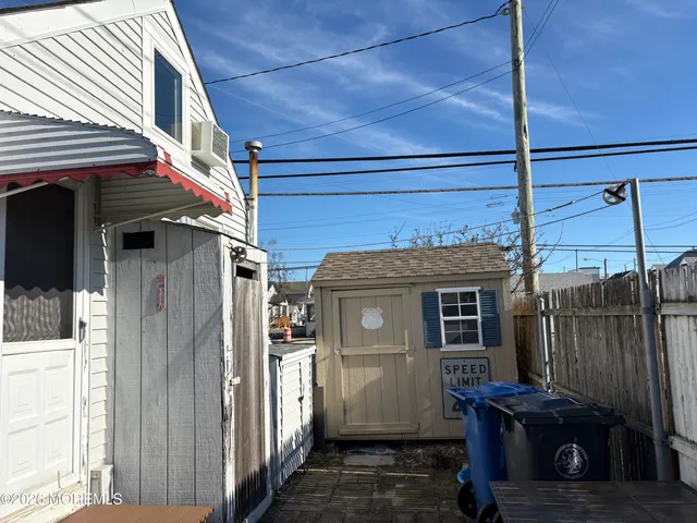 $350,000 | 10 West Rutherford Lane, Lavallette, NJ 08735