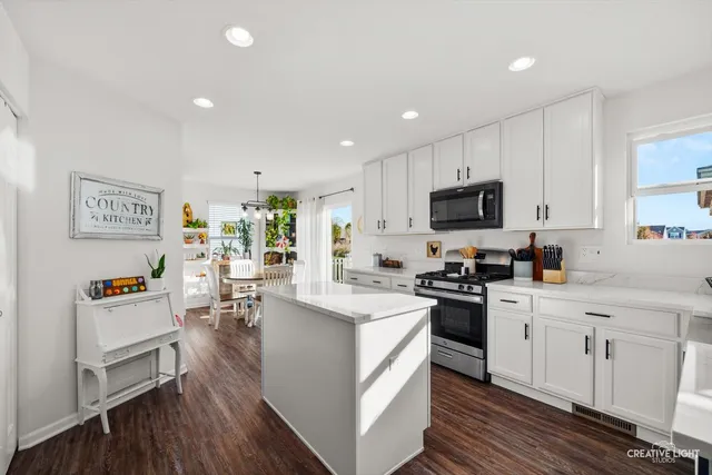 $380,000 | 1908 Pauline Place, Plano, IL 60545