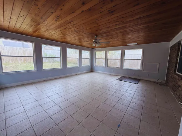 $2,000 | 709 Osage Drive, Fort Walton Beach, FL 32547