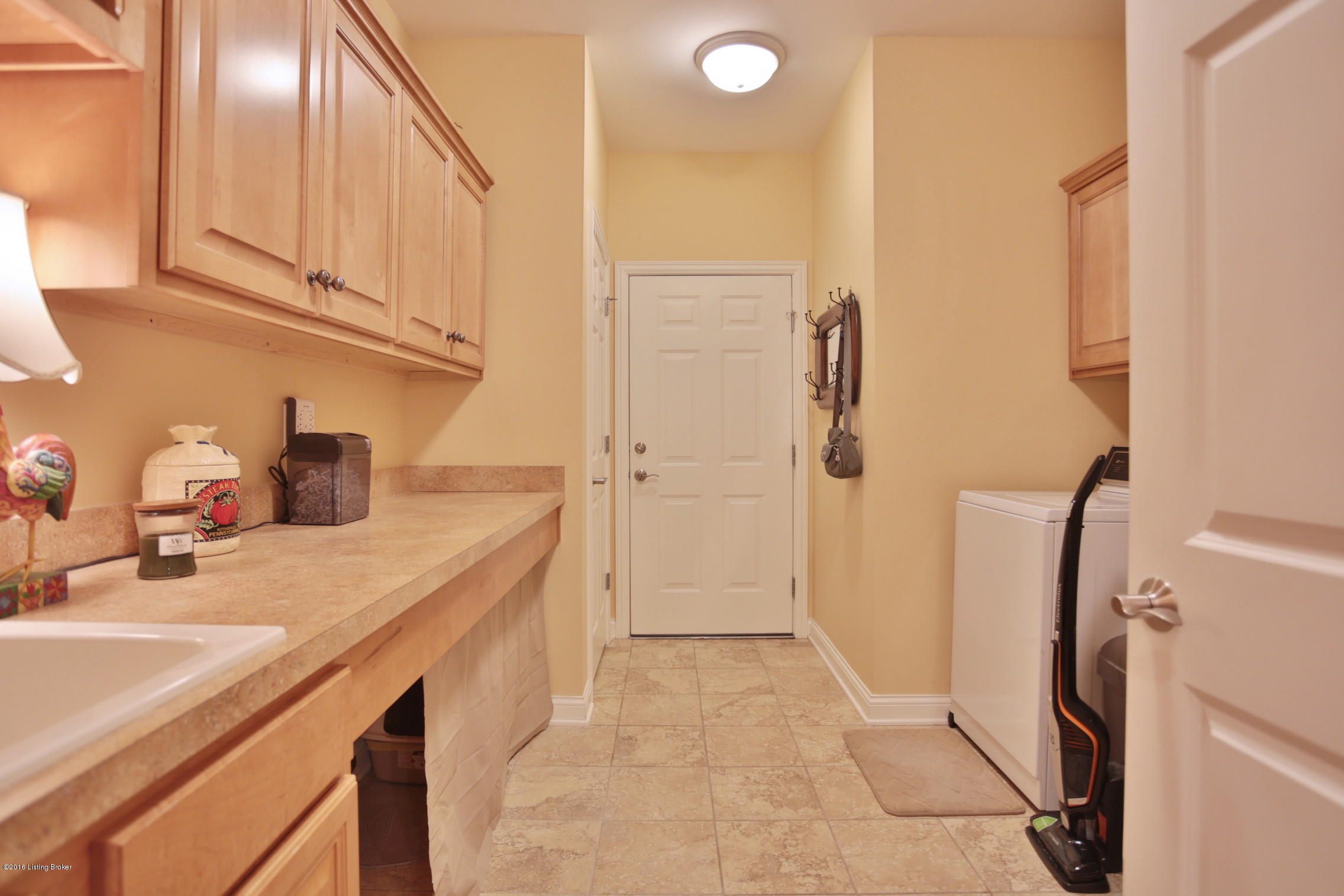 10502 Rile Road Louisville, KY 40223 - Photo 15 of 38 15