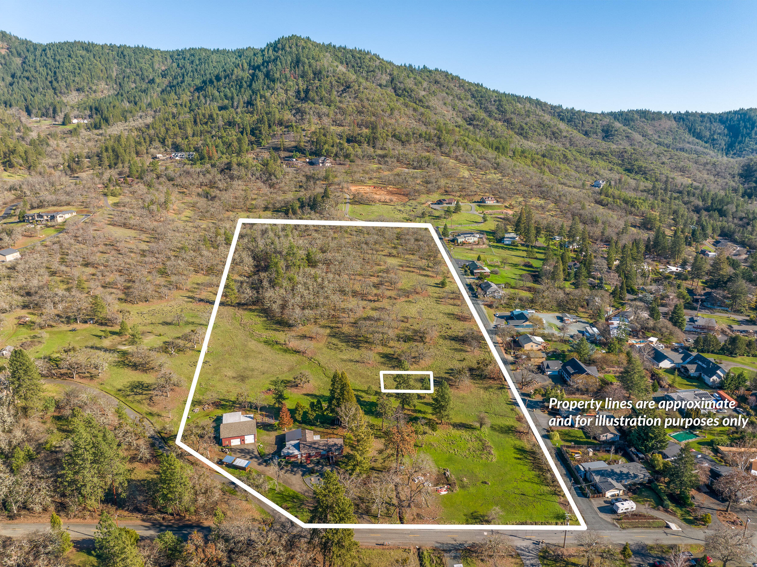 2487 Scoville Road Grants Pass, OR 97526 - Photo 4 of 46 East Facing Aerial