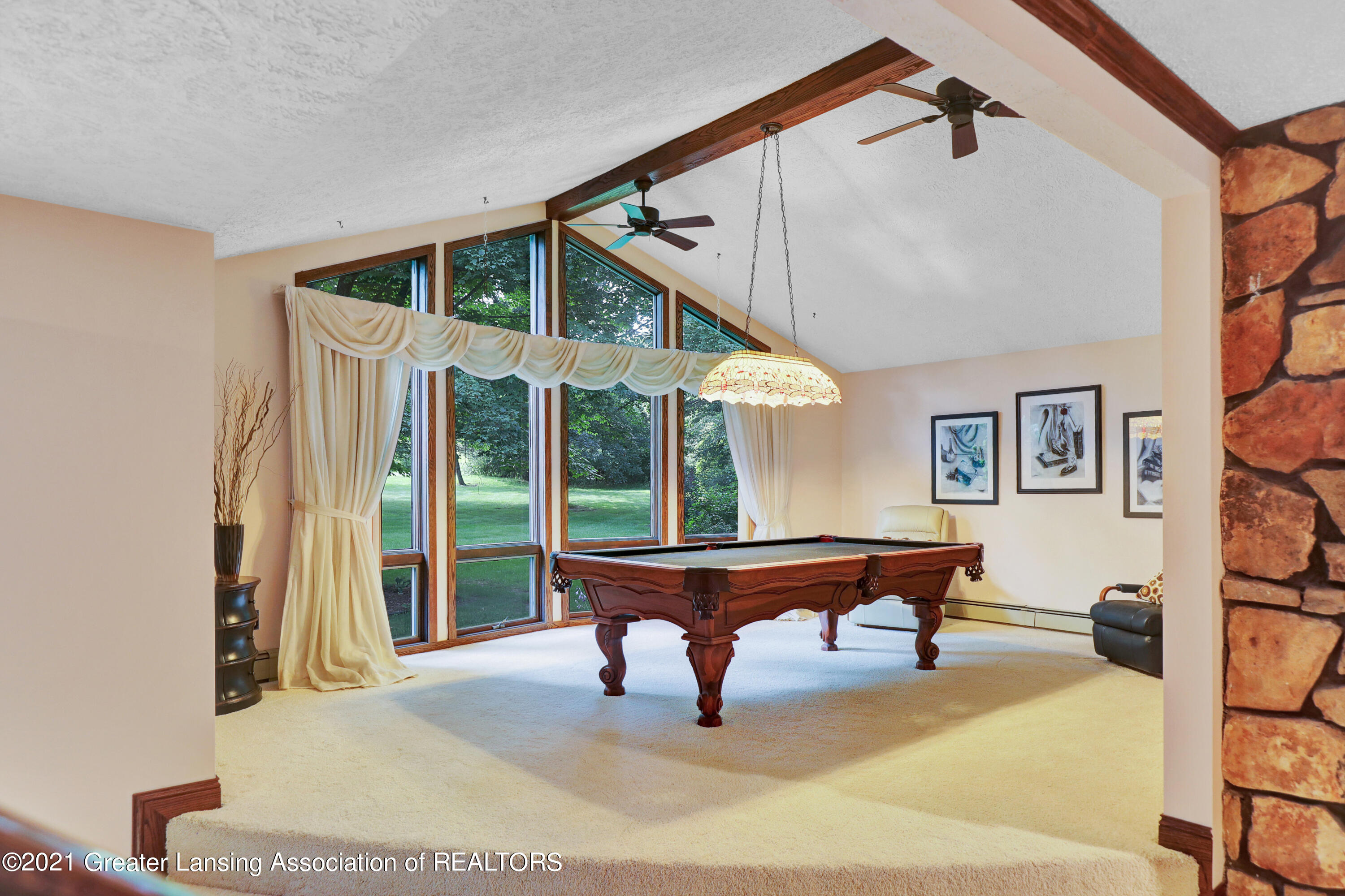 2274 College Road Holt, MI 48842 - Photo 11 of 38 Living room