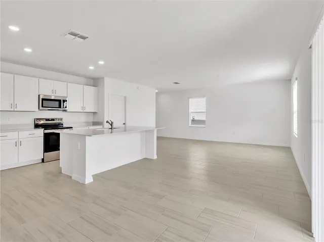 $2,750 | 8505 Bella Mar Trail, Palmetto, FL 34221