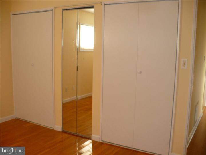 28 Comstock Road Edison, NJ 08817 - Photo 12 of 18 a view of closet
