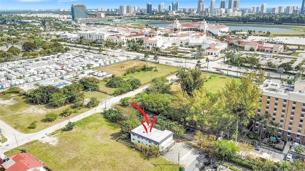 $2,400 | 407 Southeast 9th Court, Unit 3, Hallandale Beach, FL 33009