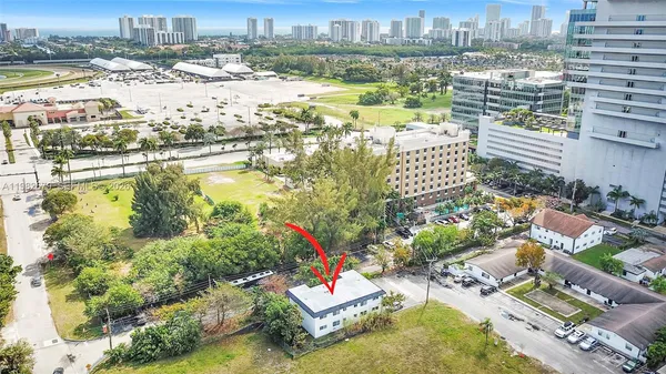 $2,400 | 407 Southeast 9th Court, Unit 3, Hallandale Beach, FL 33009