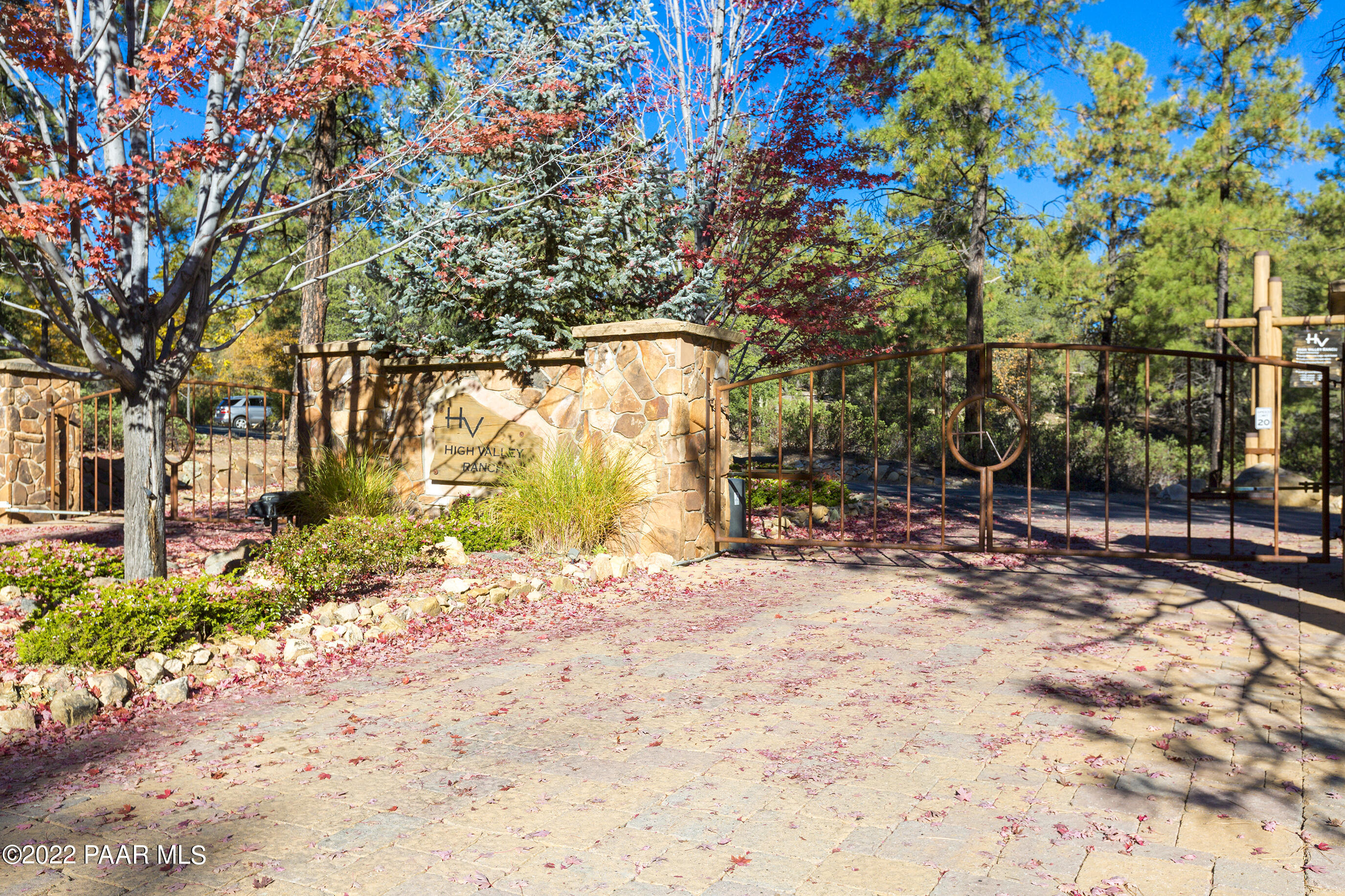 1455 High Valley Ranch Road Prescott, AZ 86303 - Photo 4 of 13 SUBDIVISION ENTRANCE