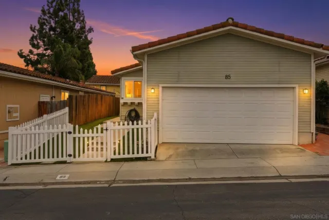 $700,000 | 14955 Avenida Venusto, Unit 85, San Diego, CA 92128