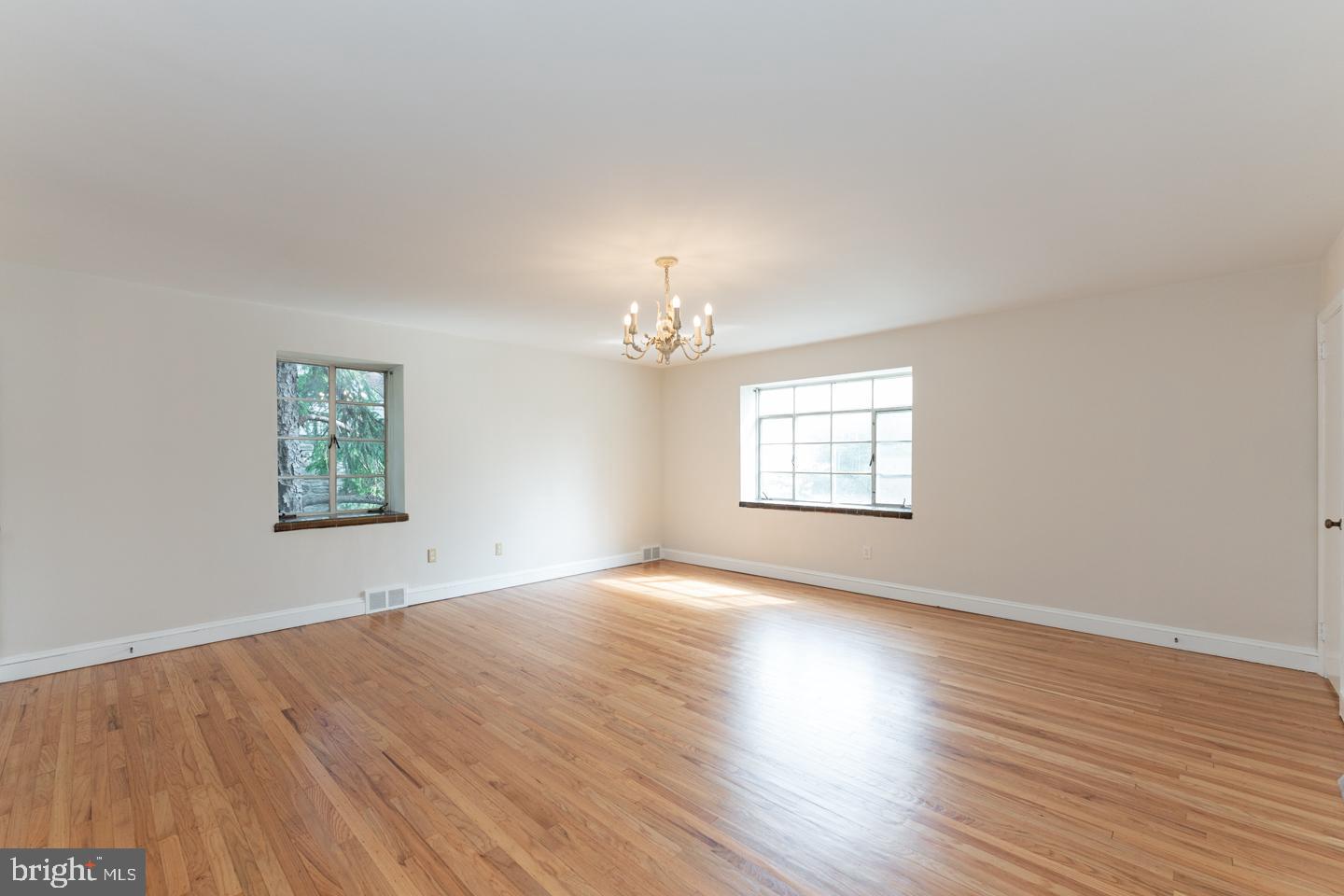 622 Greythorne Road Wynnewood, PA 19096 - Photo 21 of 50 2nd Floor - Primary Bedroom