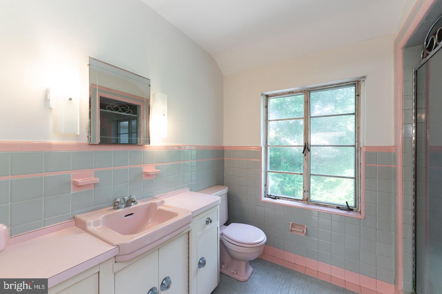 622 Greythorne Road Wynnewood, PA 19096 - Photo 25 of 50 Primary En Suite Bath with Stall Shower