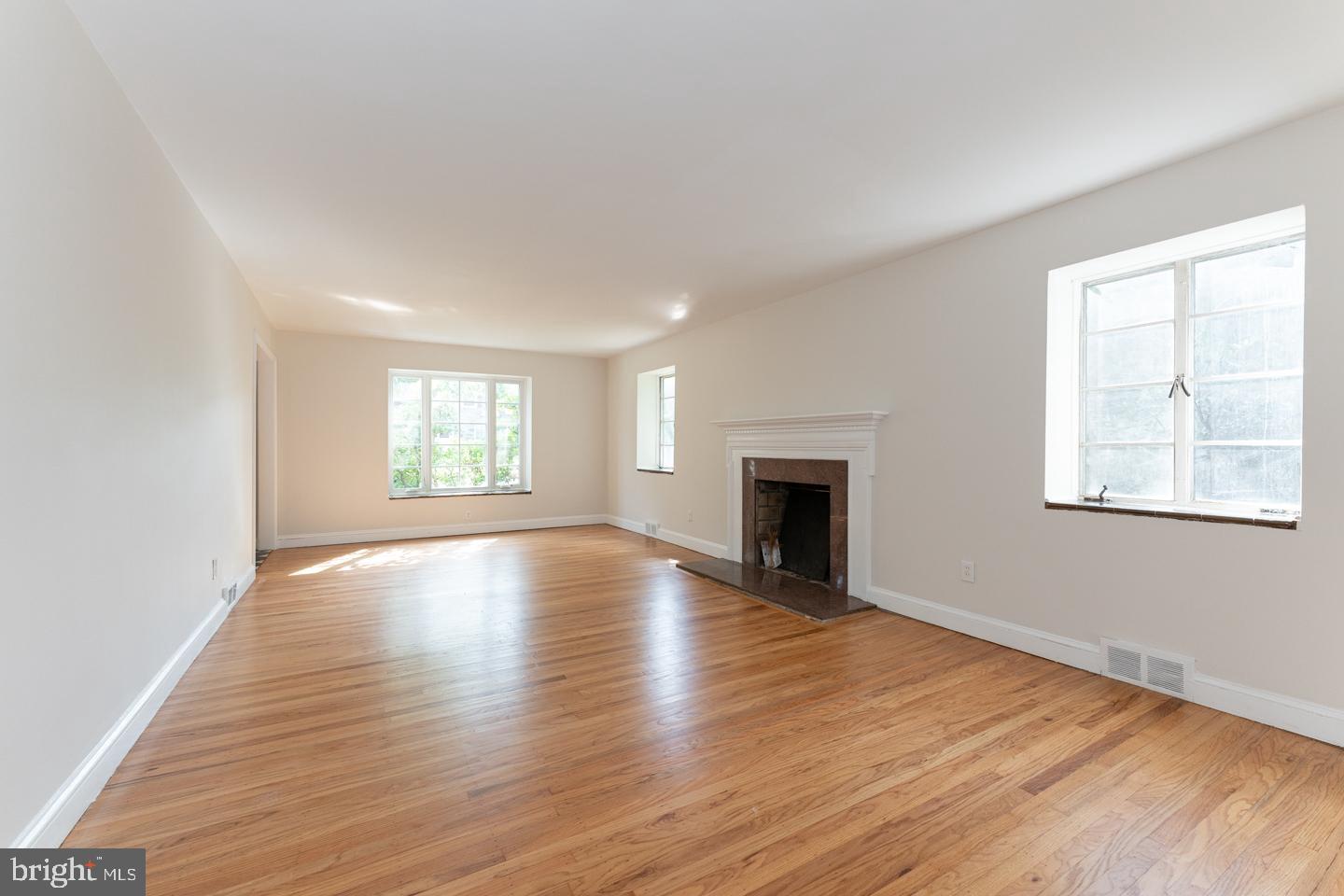 622 Greythorne Road Wynnewood, PA 19096 - Photo 5 of 50 Living Room