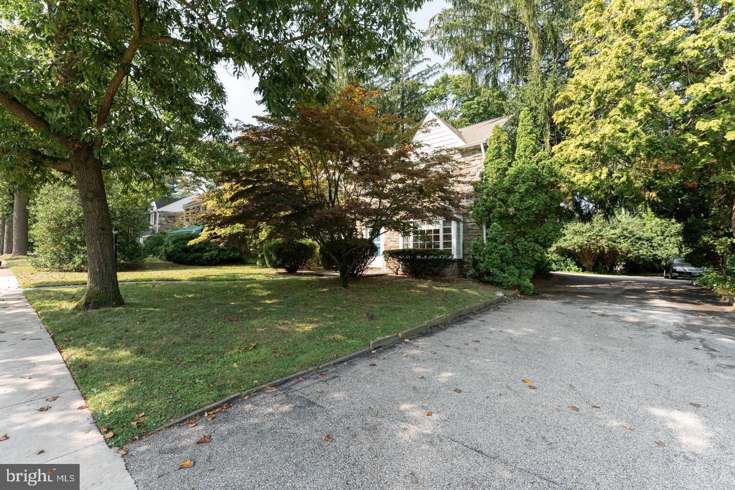 622 Greythorne Road Wynnewood, PA 19096 - Photo 46 of 50 Shared Driveway