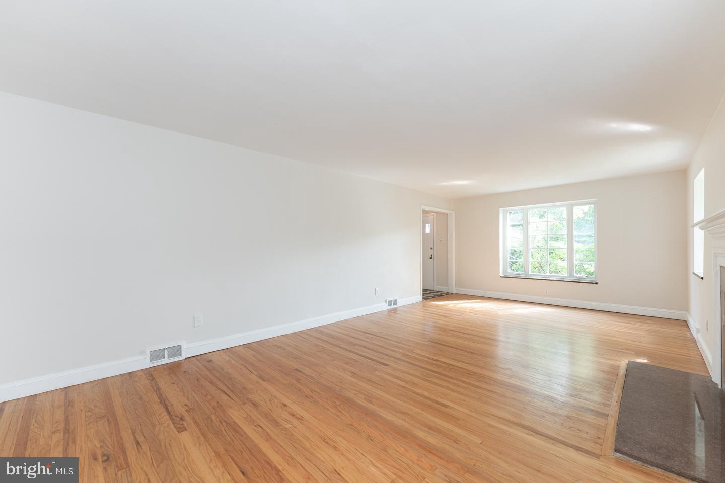 622 Greythorne Road Wynnewood, PA 19096 - Photo 6 of 50 Living Room