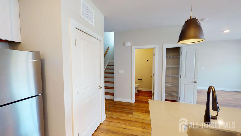 601 Novak Terrace Parlin, NJ 08859 - Photo 6 of 19