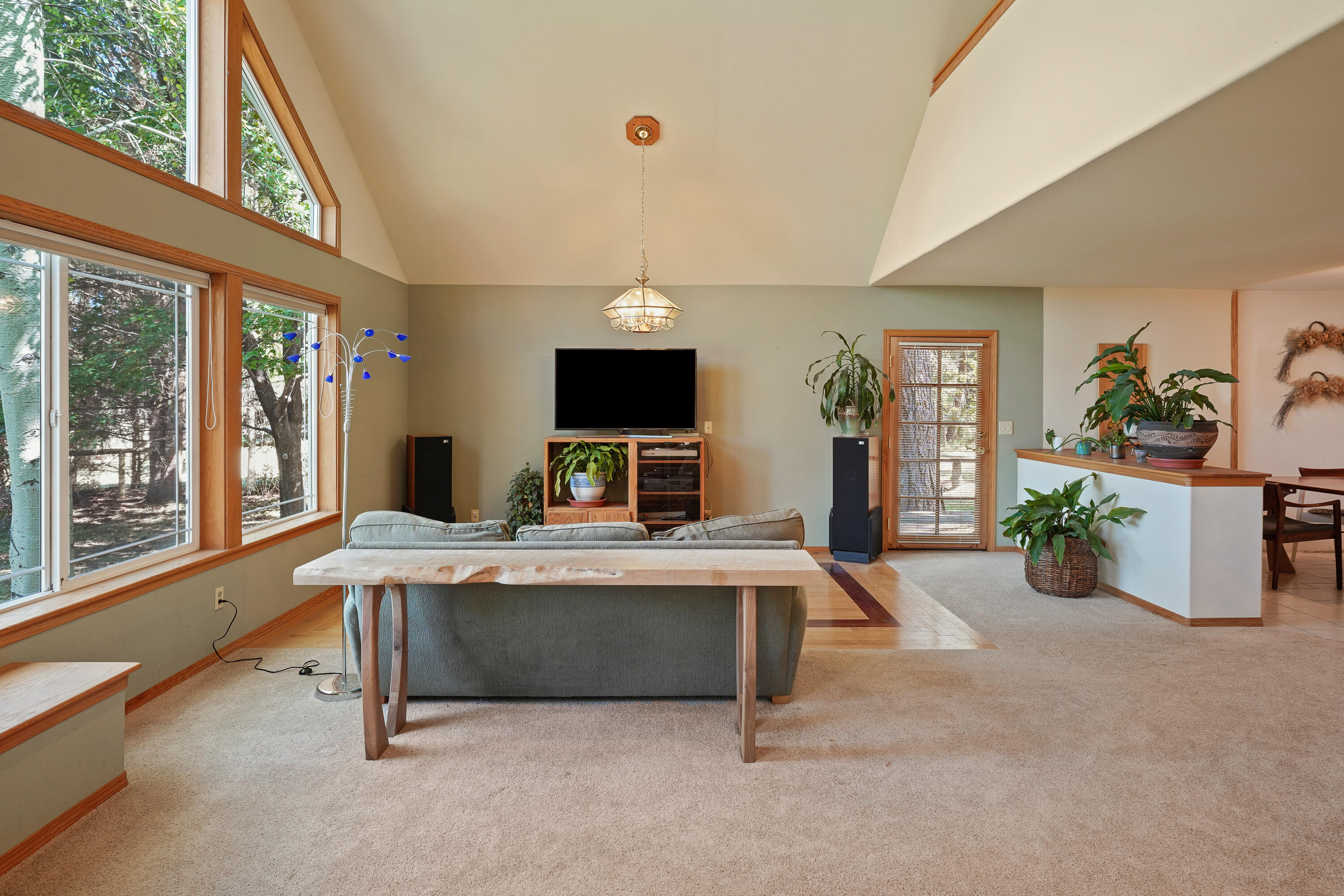60297 Tekampe Road Bend, OR 97702 - Photo 9 of 33 DSC05325