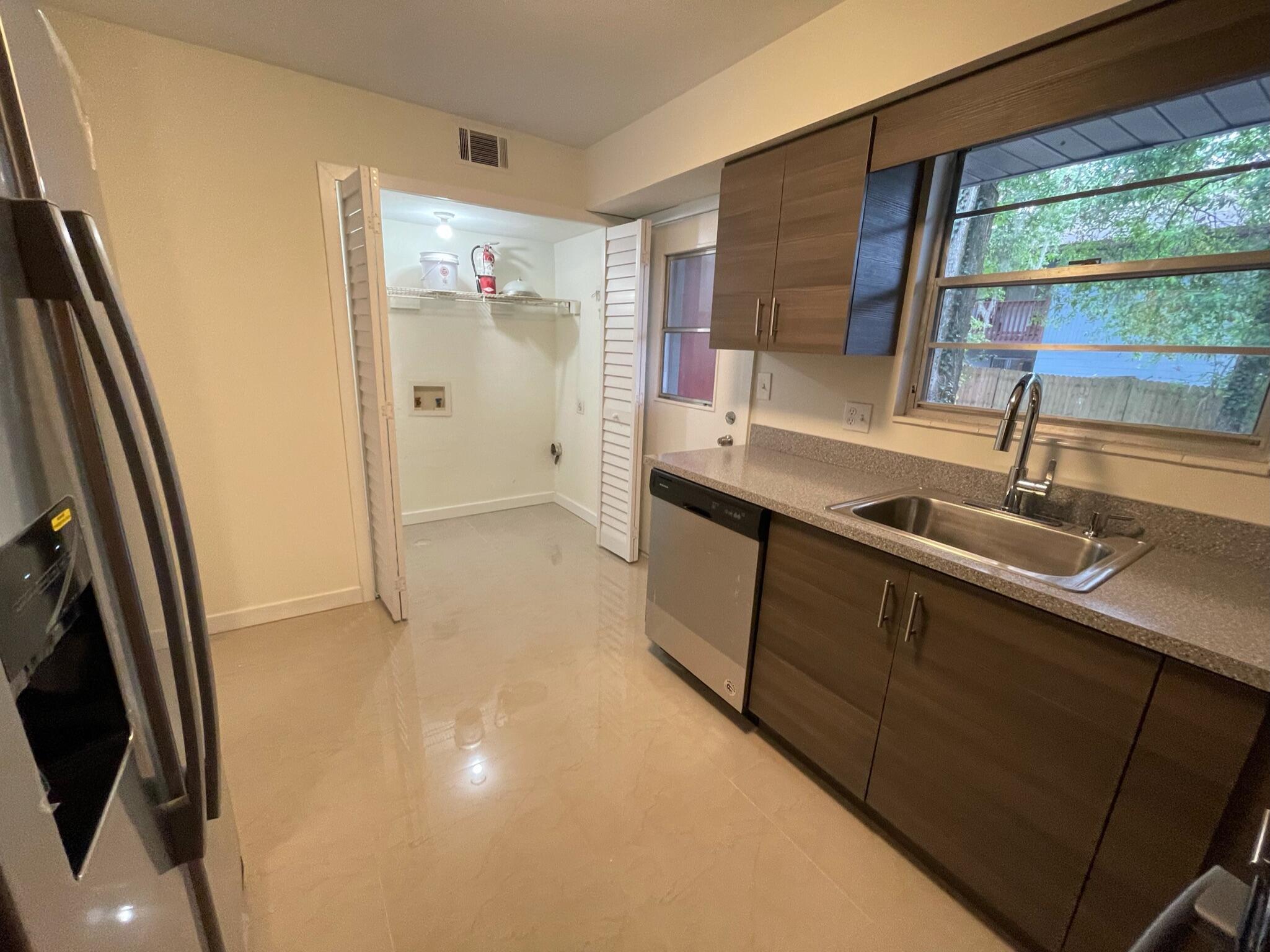 1231 Southwest 61 Terrace, Unit 2 Gainesville, FL 32607 - Photo 5 of 14 IMG_0204