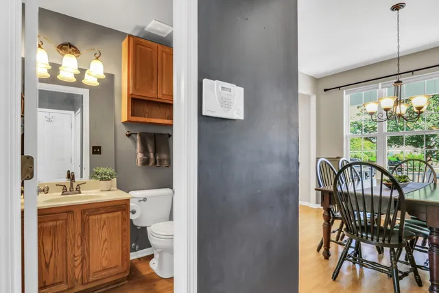 $439,900 | 586 Harvard Court, Lindenhurst, IL 60046