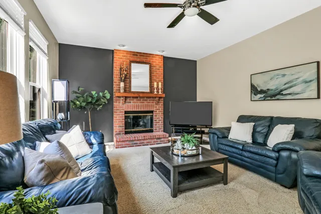 $439,900 | 586 Harvard Court, Lindenhurst, IL 60046