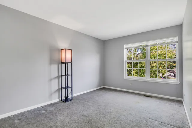 $439,900 | 586 Harvard Court, Lindenhurst, IL 60046