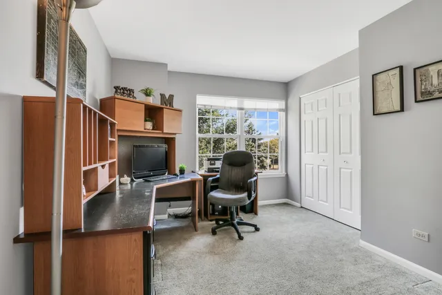 $439,900 | 586 Harvard Court, Lindenhurst, IL 60046