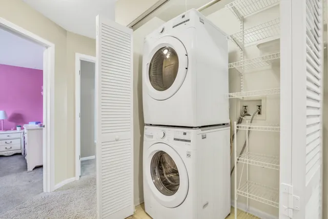 $439,900 | 586 Harvard Court, Lindenhurst, IL 60046