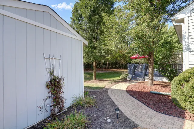 $439,900 | 586 Harvard Court, Lindenhurst, IL 60046