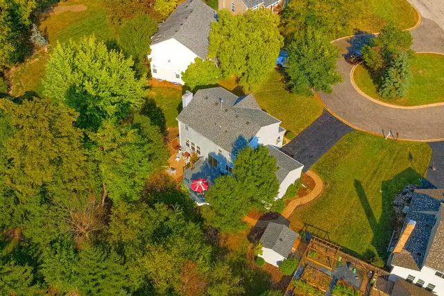 $439,900 | 586 Harvard Court, Lindenhurst, IL 60046