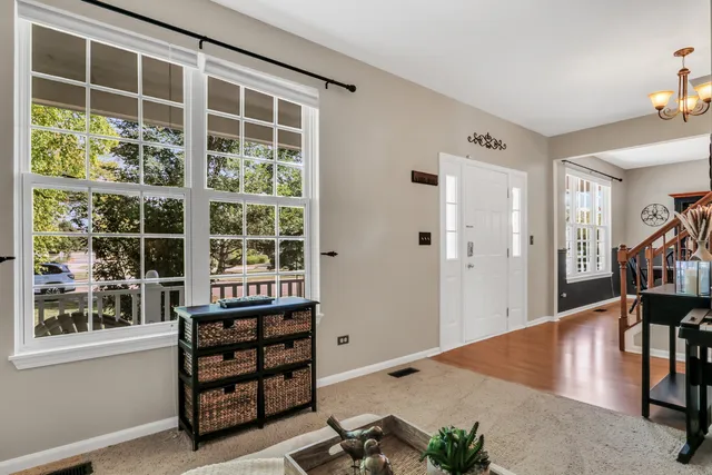 $439,900 | 586 Harvard Court, Lindenhurst, IL 60046