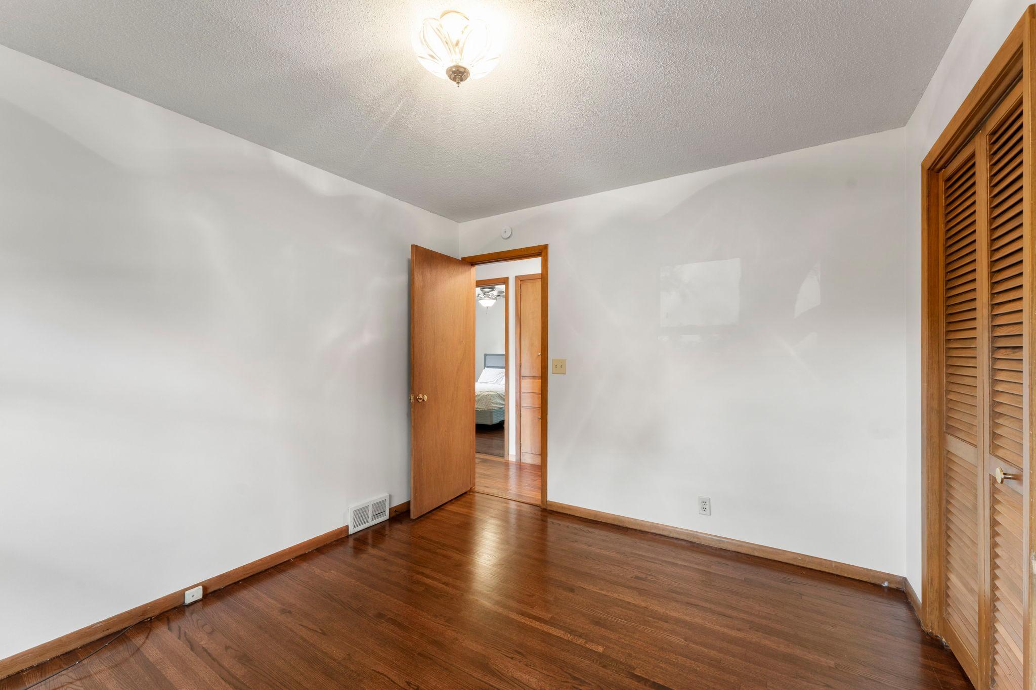9725 Queen Road Bloomington, MN 55431 - Photo 13 of 27 Gallery Image 13