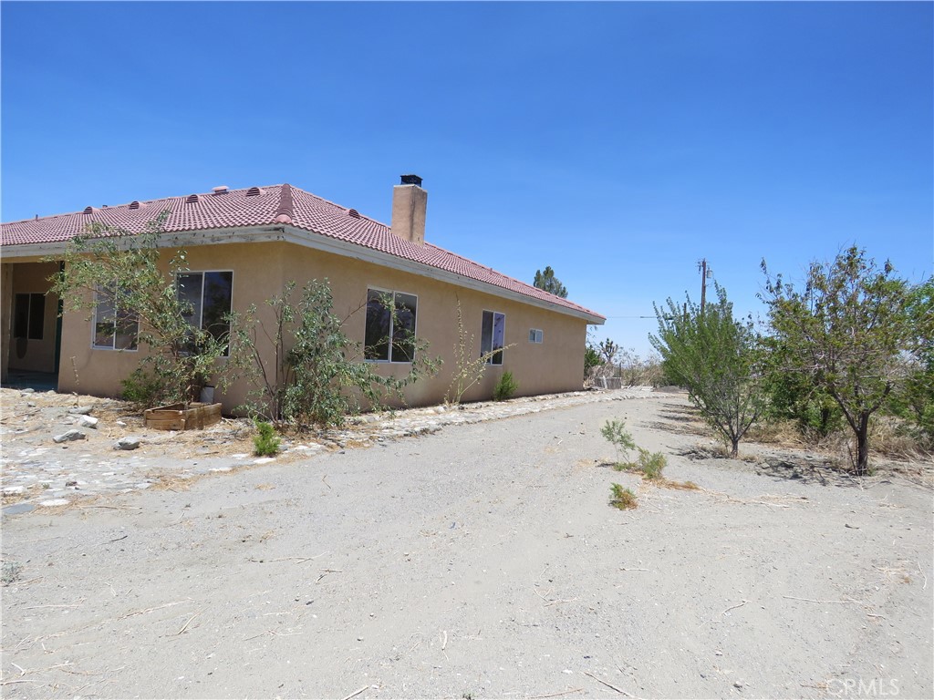 2425 Tokay Road Phelan, CA 92371 - Photo 5 of 23