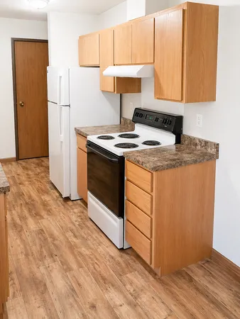 $929 | 735 West 10th Street, Unit 206, Rush City, MN 55069