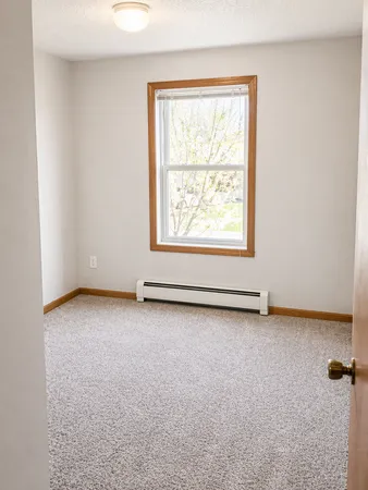 $929 | 735 West 10th Street, Unit 206, Rush City, MN 55069