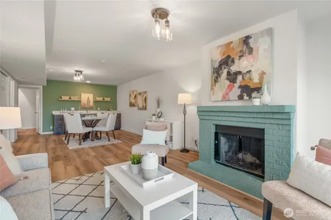 $930,000 | 7250 Northeast Old Redmond Road, Unit D115, Redmond, WA 98052