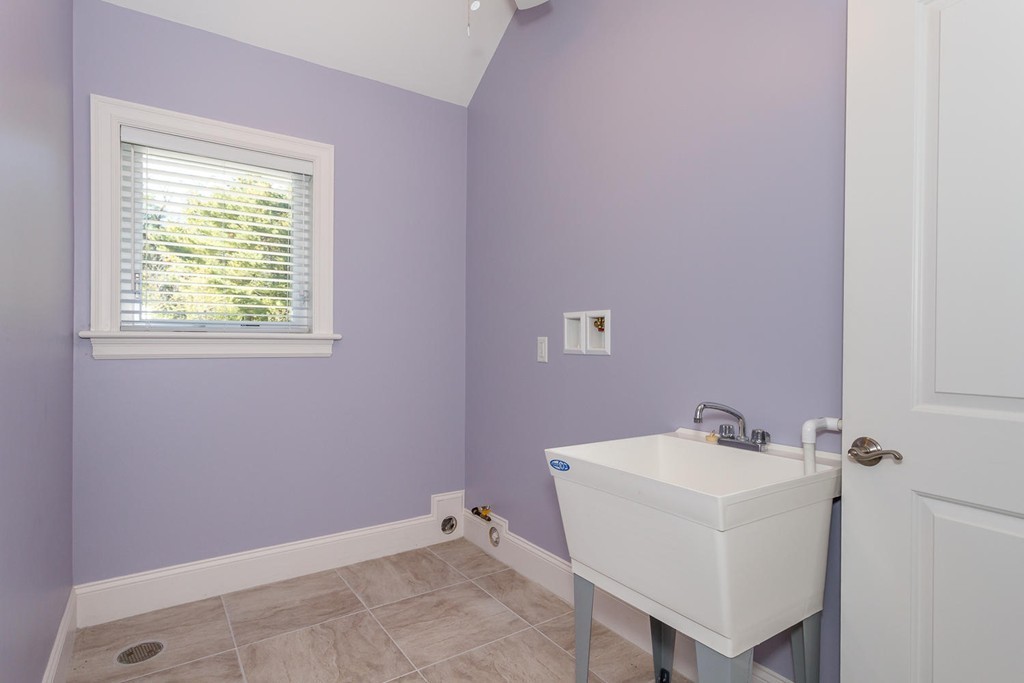 33 Wentworth Road Canton, MA 02021 - Photo 15 of 23