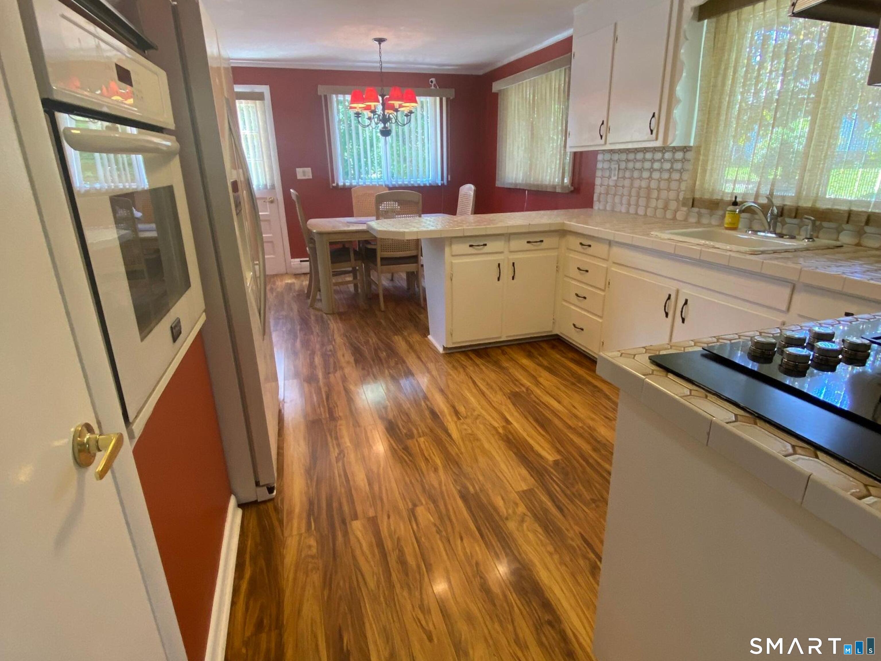 8 Commodore Street Norwich, CT 06360 - Photo 8 of 38
