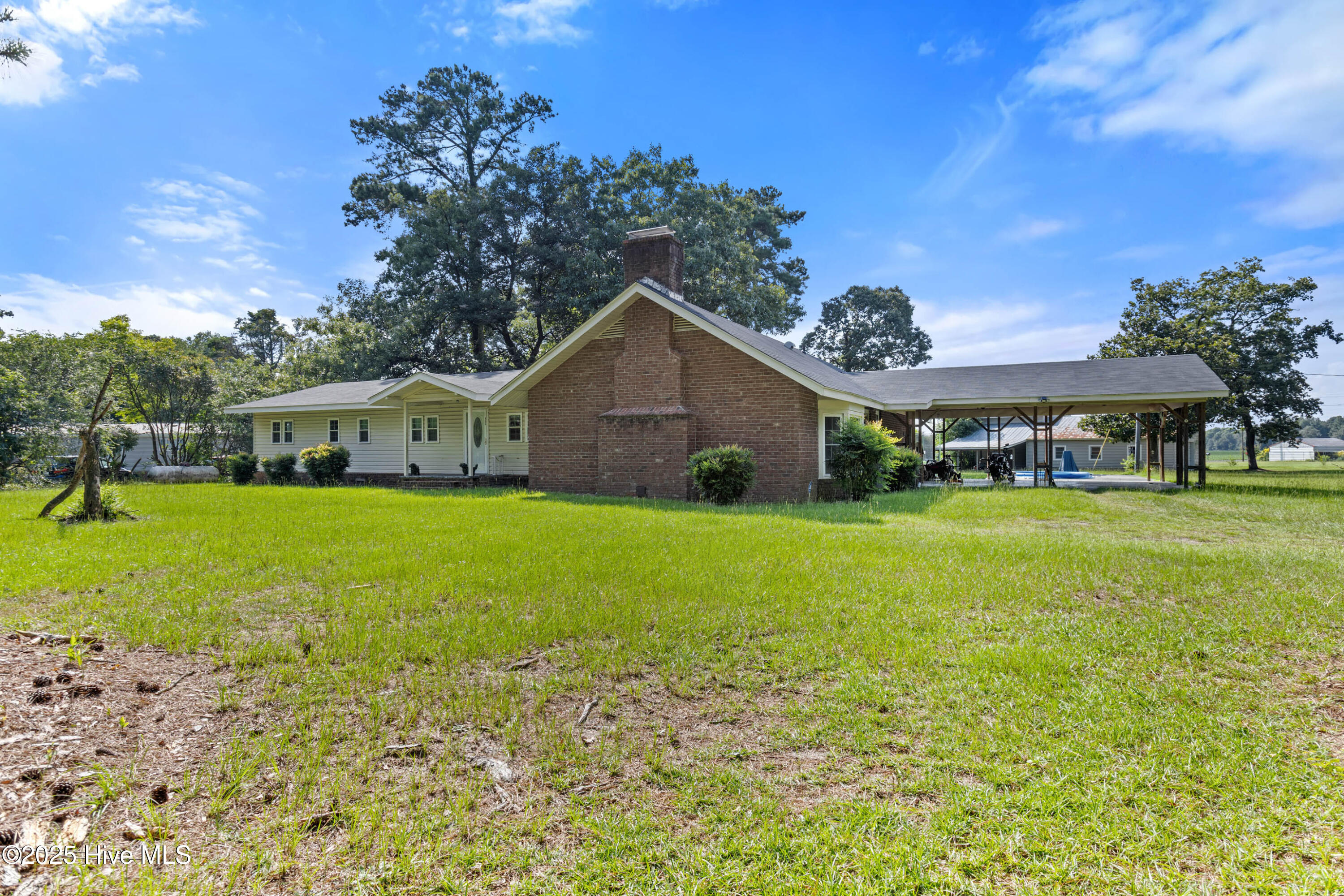 653 Seth Turner Road Albertson, NC 28508 - Photo 2 of 27 02