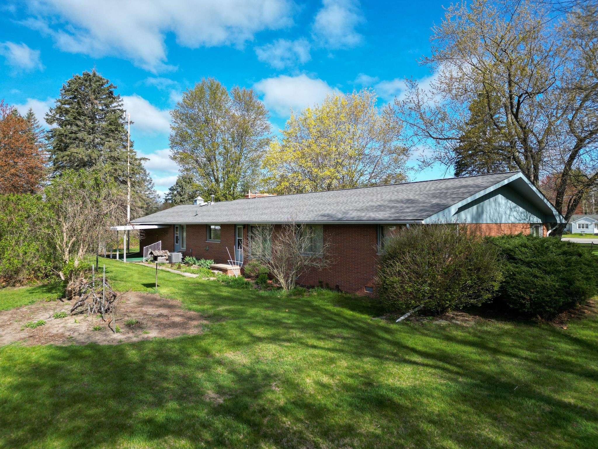 8670 East Pickard Road Mount Pleasant, MI 48858 - Photo 5 of 45