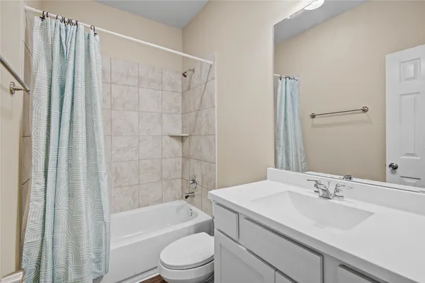 $225,000 | 3614 Vista Pointe Drive, Pasadena, TX 77504