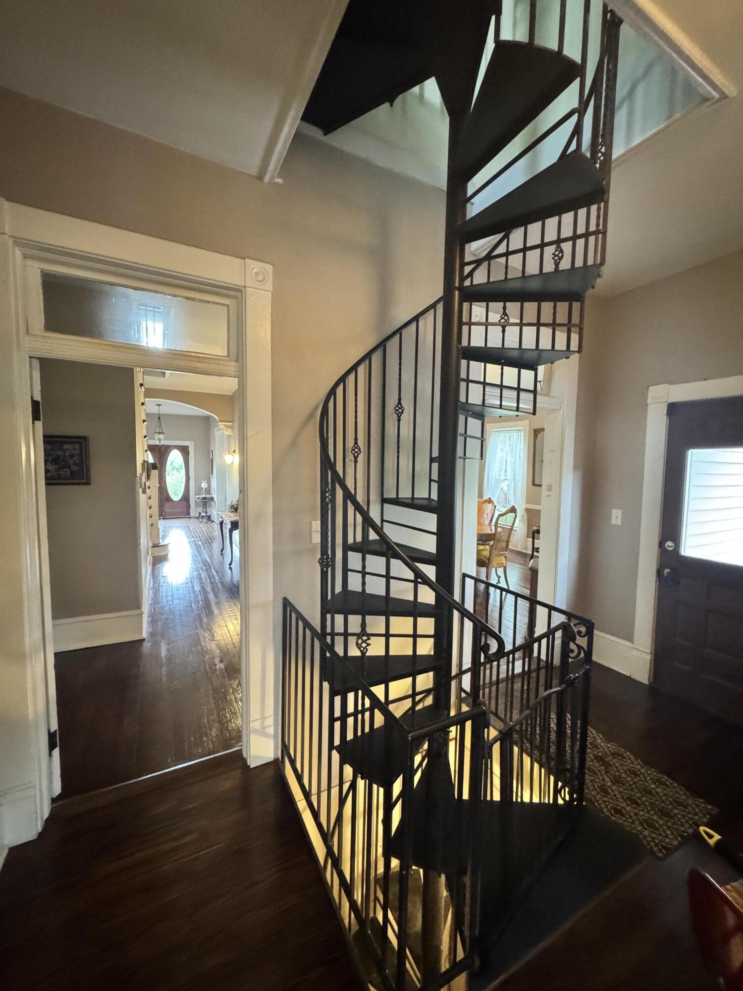 17749 Main Street Buchanan, VA 24066 - Photo 47 of 58 a view of entryway