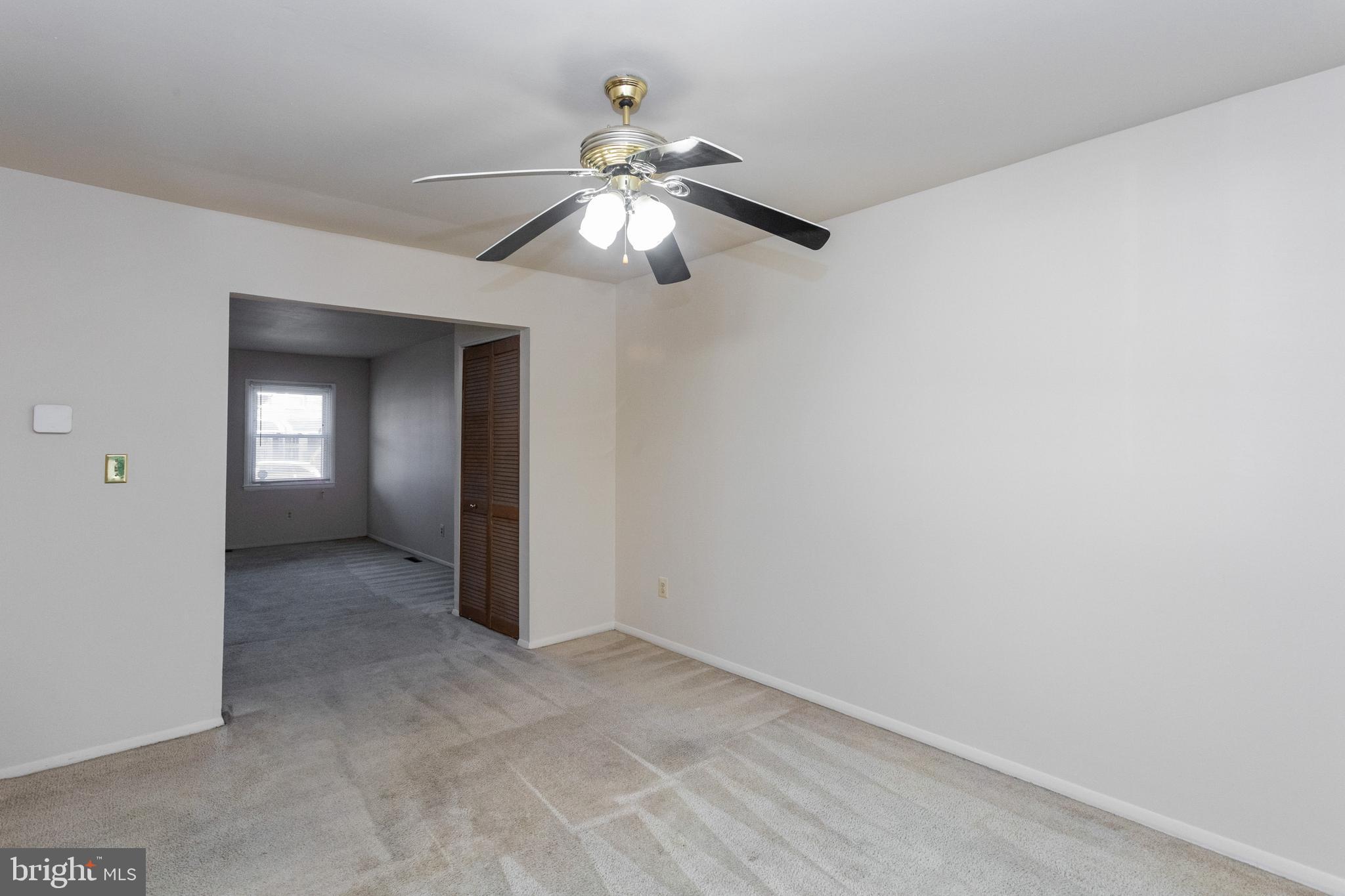5205 Hillwell Road Baltimore, MD 21229 - Photo 14 of 39 Gallery Image 14