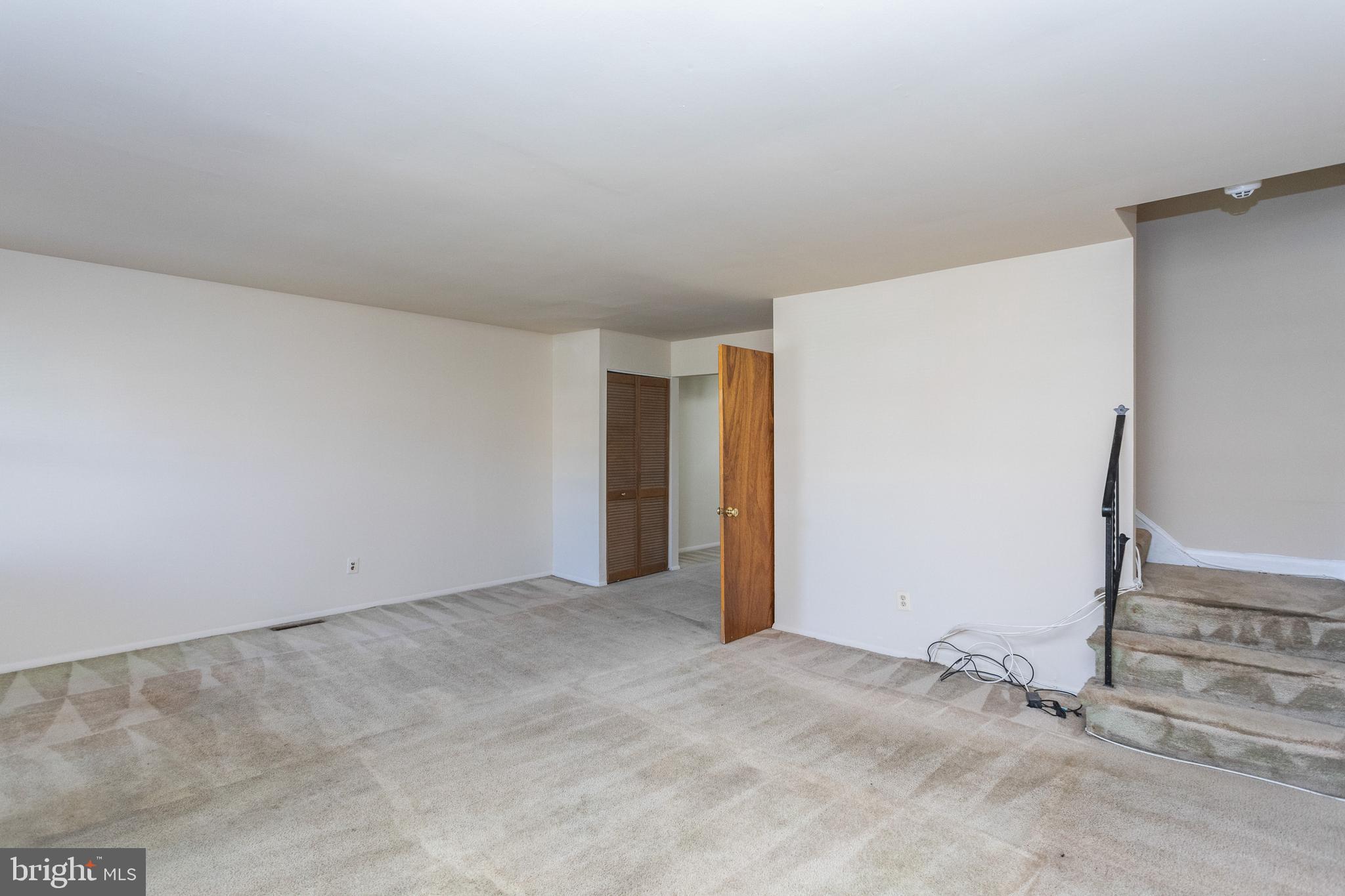 5205 Hillwell Road Baltimore, MD 21229 - Photo 15 of 39 Gallery Image 15