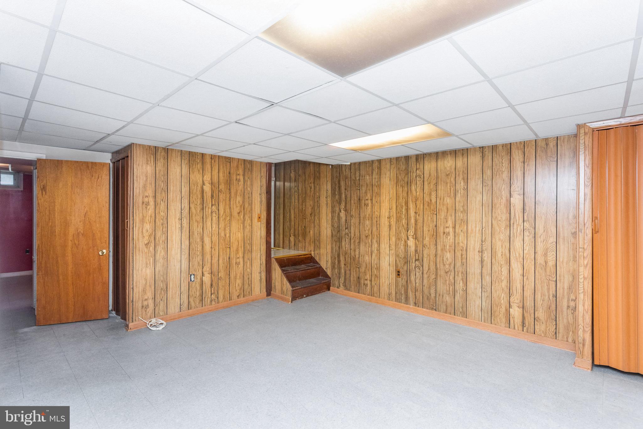 5205 Hillwell Road Baltimore, MD 21229 - Photo 28 of 39 Gallery Image 28
