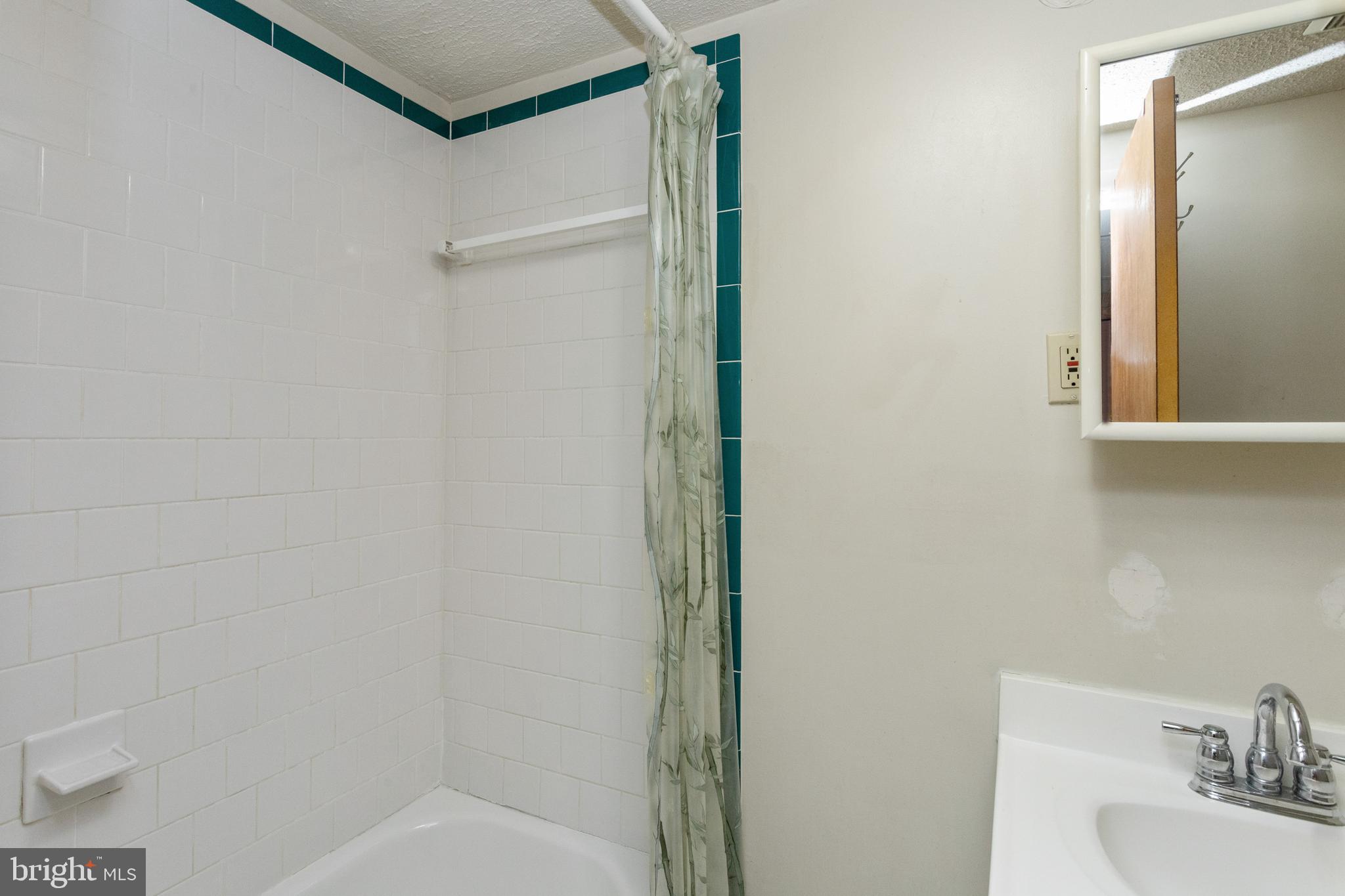 5205 Hillwell Road Baltimore, MD 21229 - Photo 29 of 39 Gallery Image 29