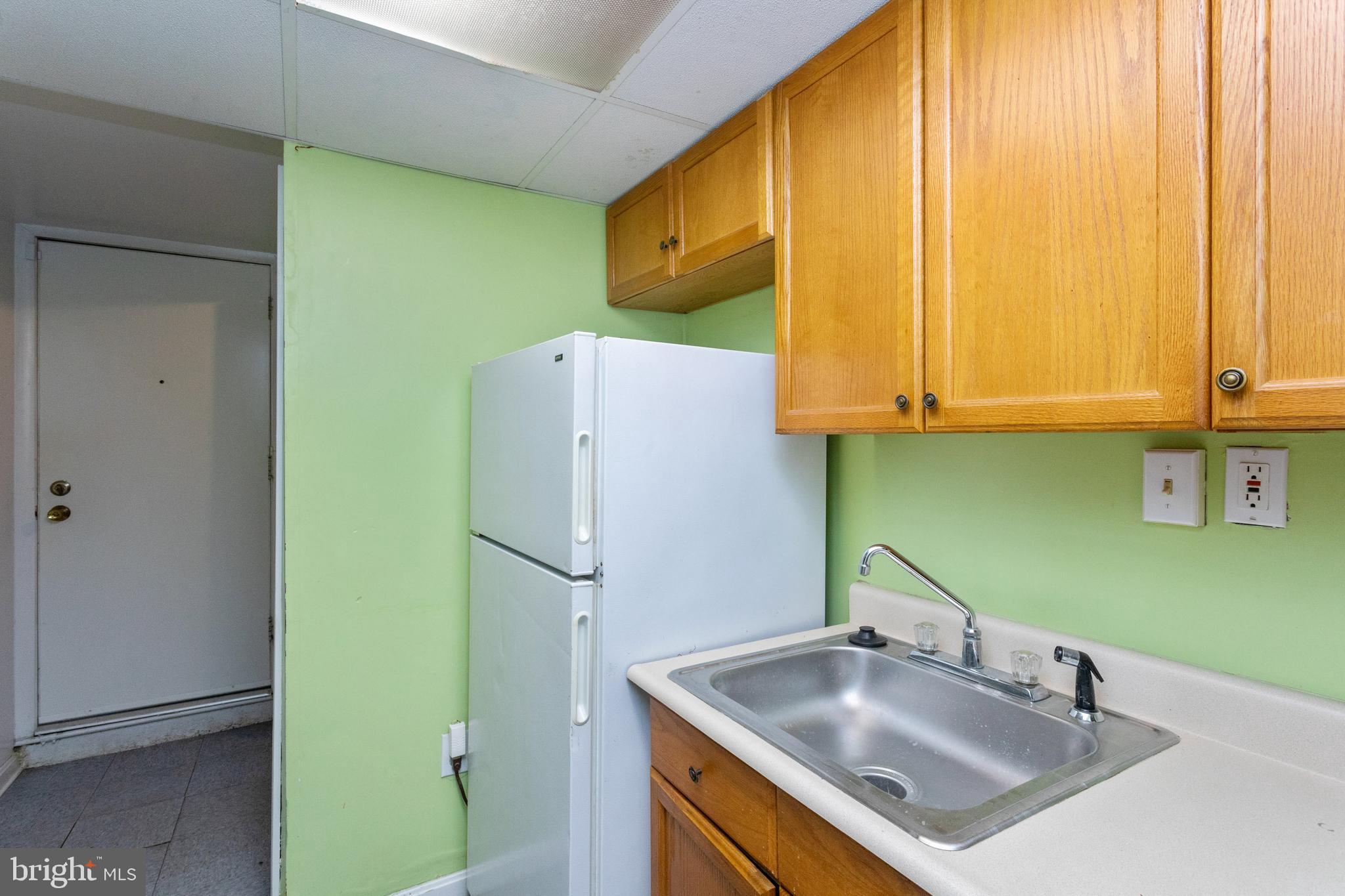 5205 Hillwell Road Baltimore, MD 21229 - Photo 34 of 39 Gallery Image 34