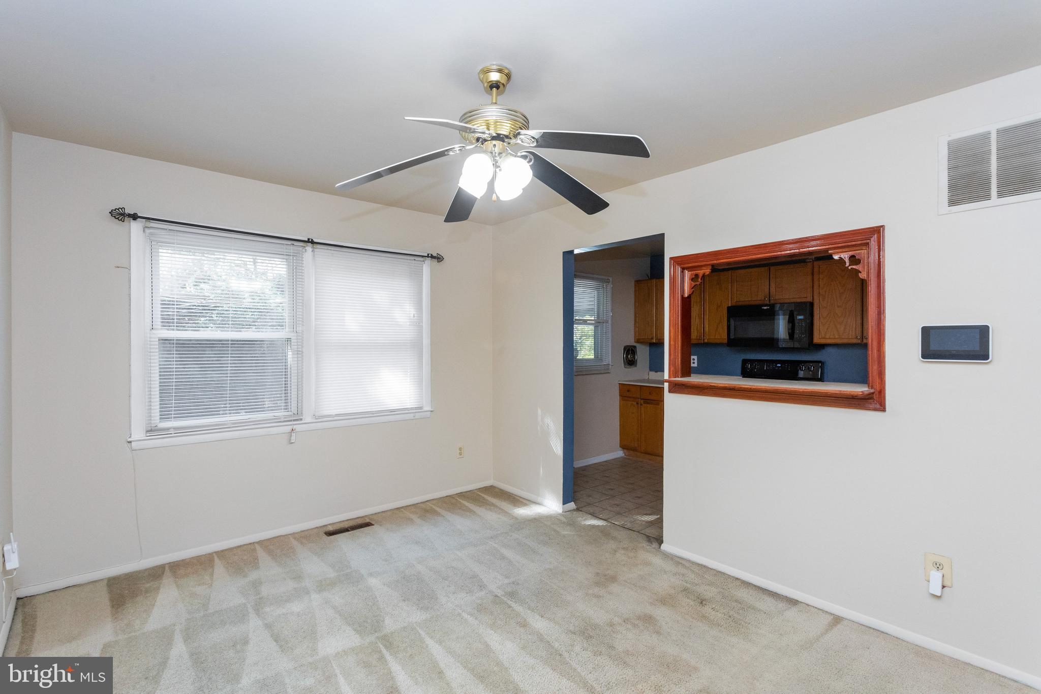 5205 Hillwell Road Baltimore, MD 21229 - Photo 8 of 39 Gallery Image 8