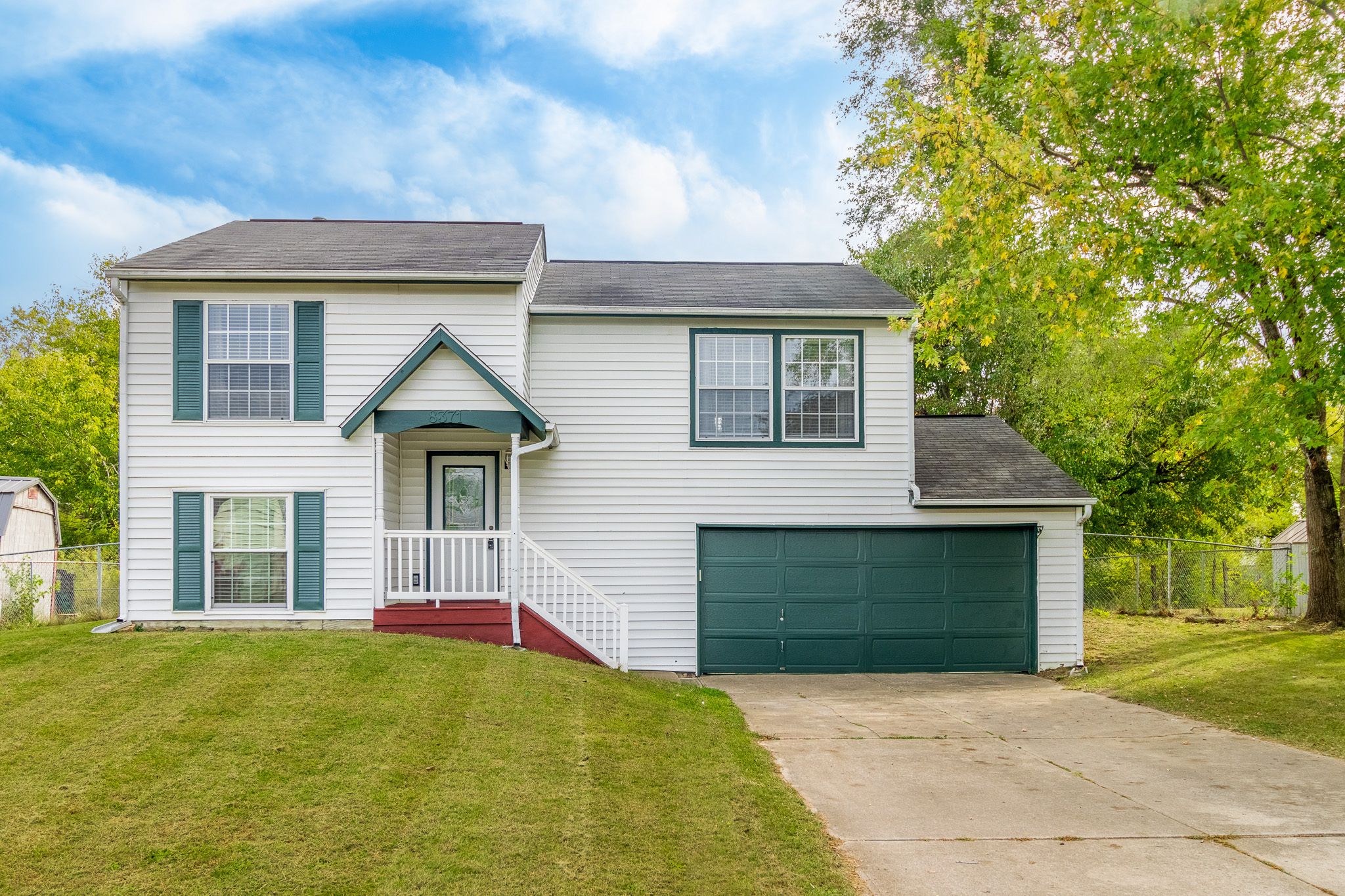 8371 Devonshire Road Columbus, IN 47201 - Photo 1 of 35