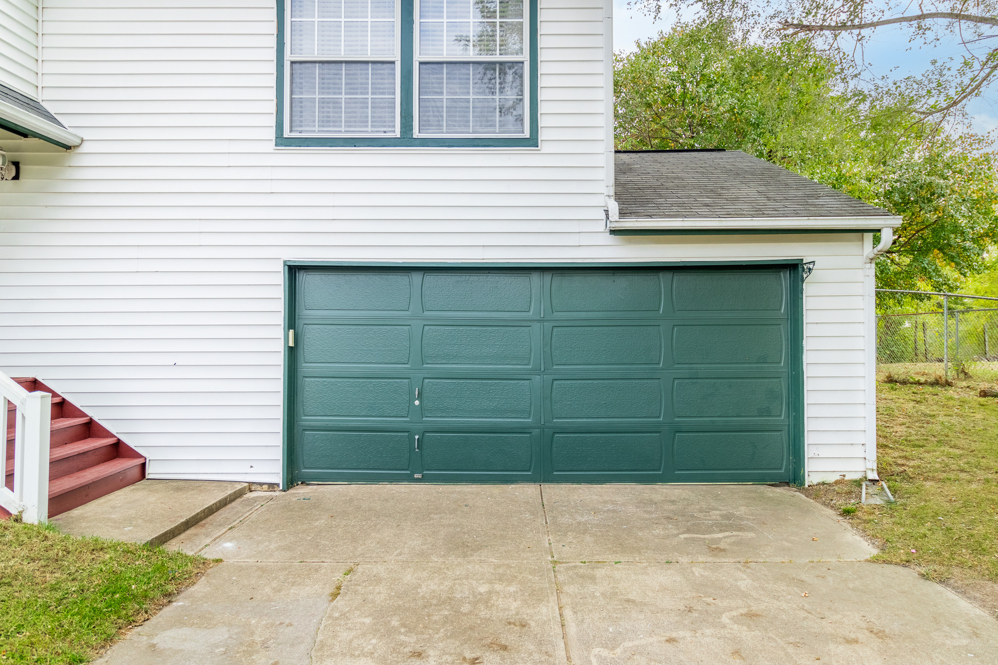 8371 Devonshire Road Columbus, IN 47201 - Photo 3 of 35