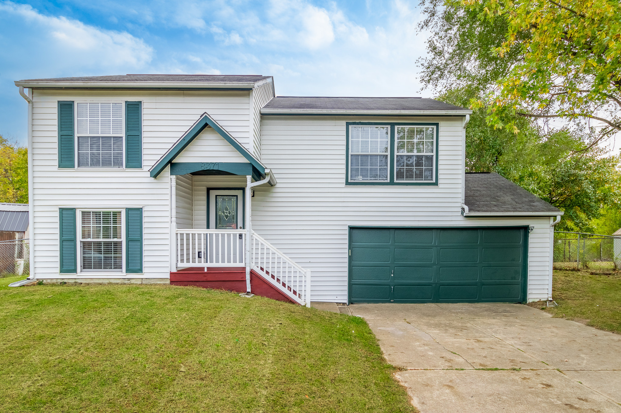 8371 Devonshire Road Columbus, IN 47201 - Photo 4 of 35