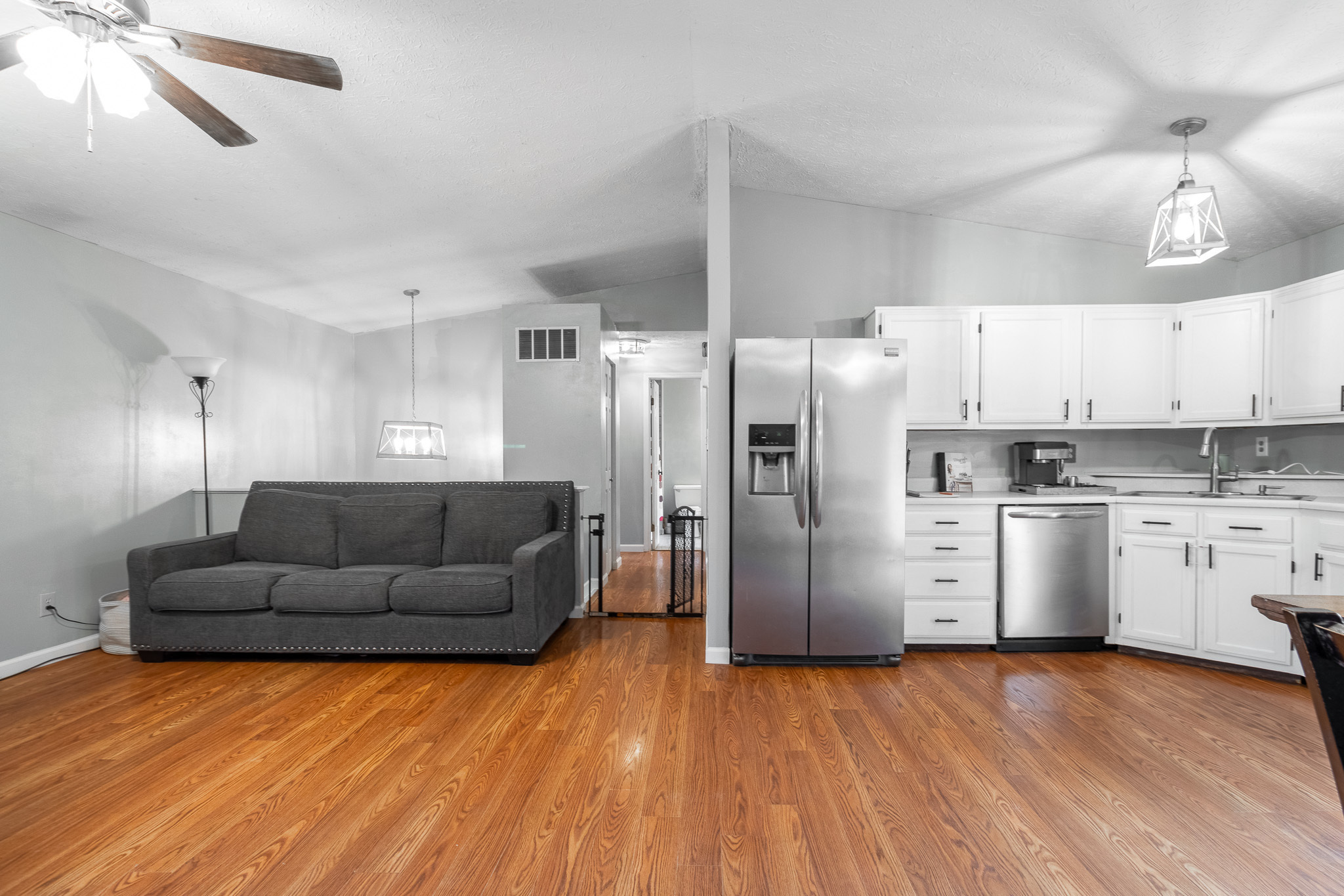 8371 Devonshire Road Columbus, IN 47201 - Photo 8 of 35