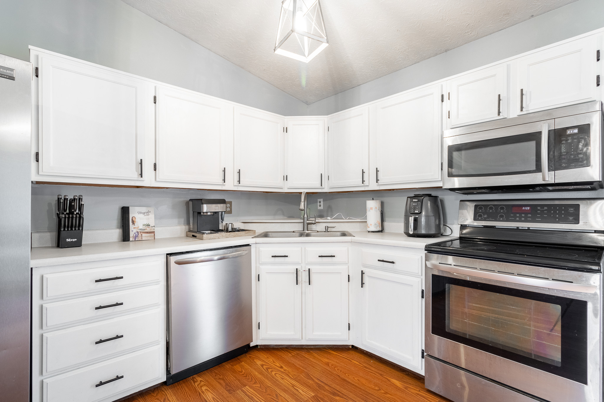 8371 Devonshire Road Columbus, IN 47201 - Photo 10 of 35